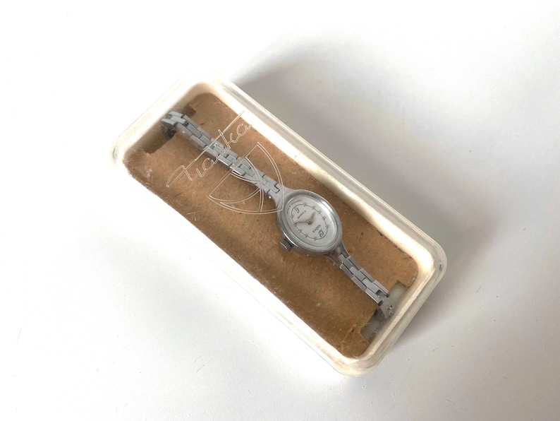 Small watch, silver Vintage Watches For Women With White Dial, Mechanical Wrist Watch For Woman, Tiny Women Vintage Watch, antique Watch image 10