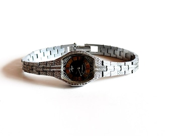 Elegant Women\'s Watch Feat. Crystals, Geneva Watch In Classic Silver. NWT In Box Women Watches Geneva Classic Rhinestone Watch Women Watches  main image 2