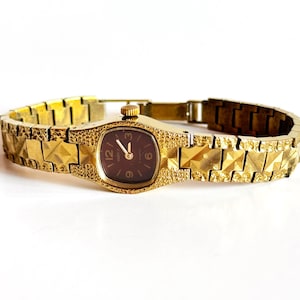 Gold Women Watch, Watches for Women, Vintage Watch Women, Dainty Gold Watch, Chaika Watch, Small Women&#39;s Watch, Christmas Gift, Mother&#39;s Day