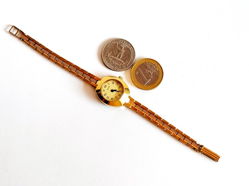Vintage Women's watch, Gold vintage watch. retro mechanical watches Zarja, dainty gold watch. Vintage Mechanical watch. image 4