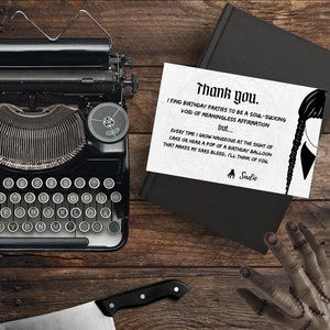 Cartão de agradecimento de quarta-feira Addams - Obrigado digital para crianças adolescentes - Agradecimento digital de quarta-feira - Modelo Canva - Cartão de agradecimento da família Addams