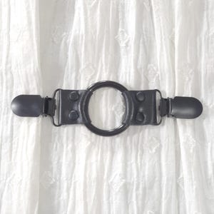 Black medium oring cinch clip w/ black leather. Shirt clip, dress clip, sweater clip, skirt clip, jacket clip, cloak clip. DIY tailoring
