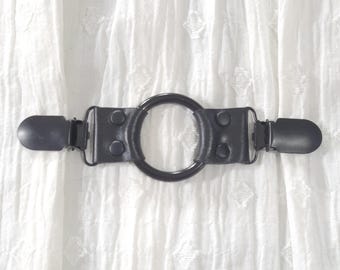 Black medium oring cinch clip w/ black leather. Shirt clip, dress clip, sweater clip, skirt clip, jacket clip, cloak clip. DIY tailoring