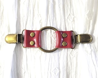 Red leather cinch clip with bronze tone clips & o-ring. Shirt clip, dress clip, sweater clip, skirt clip, jacket clip. Instant DIY tailor.