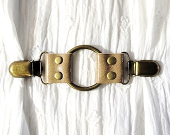 Mocha leather cinch clip w/ medium bronze tone oring. Shirt clip, dress clip, sweater clip, skirt clip, jacket clip, cloak clip. DIY tailor