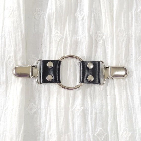 Black Leather Silver Tone Medium Oring Cinch Clip. Shirt Clip, Dress Clip,  Sweater Clip, Skirt Clip, Jacket Clip, Cloak Clip. DIY Tailor. - Etsy