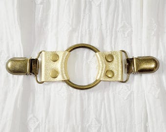 Gold leather & bronze tone medium oring cinch clip. Shirt clip, dress clip, sweater clip, skirt clip, jacket clip, cloak clip. DIY tailoring