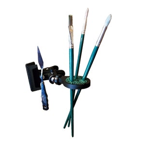 Jumbo Clip-on Paint Brush Holder for Easels