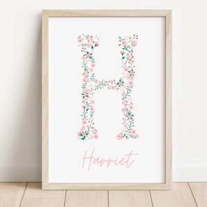 Impresión de nombre personalizada con inicial floral / Regalo para niña recién nacida / Impresión de nombre con flores / Impresiones personalizadas para niñas / Impresión para guardería / Floral rosa
