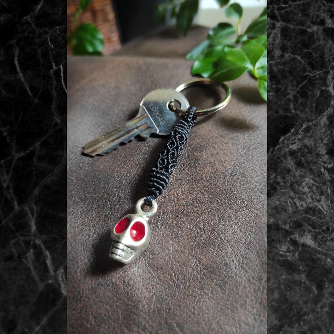Skull Key Ring, Gothic Skull, Macrame Tube Pendant, Original Steampunk ...