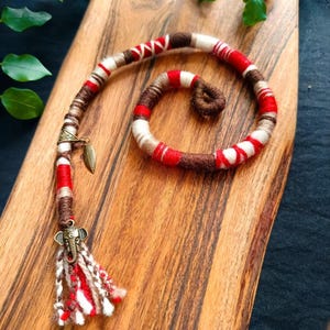 Accesorio para el cabello estilo boho con dije de hoja y elefante - rojo, marrón, blanco - accesorio para el cabello estilo hippie chic para festivales