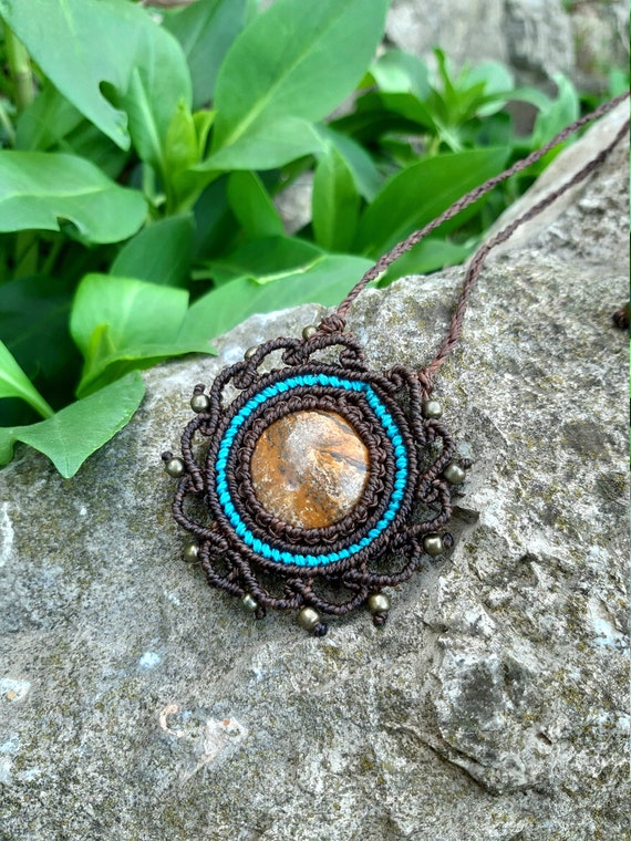 Collier macramé mandala ethnique bijoux goa yoga pierre