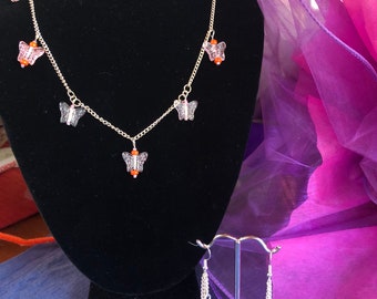Conjunto collar y pendientes Mariposa Rosa