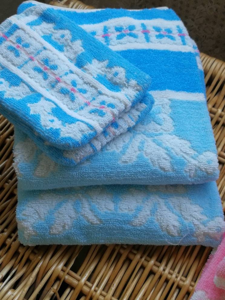 Set of 4 Vintage 60's Towels With 4 Matching Wascloths in - Etsy