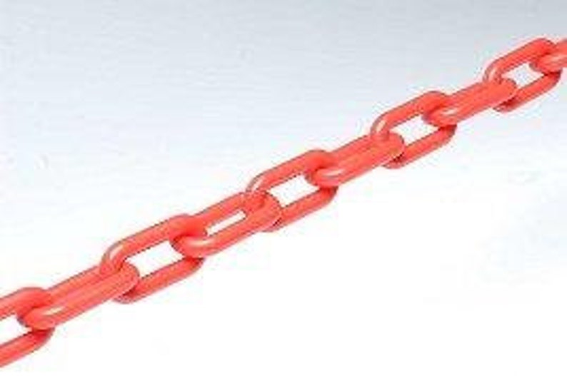 Heavy-Duty Red Plastic Chain - 4mm X 500 Ft, 1" Links For Crowd Control, Decor, & More