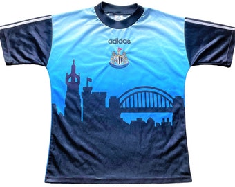 Newcastle Training Shirt 1997 (good) Adults XSmall/Youths 164