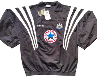 Camisa de treino vintage Newcastle Adidas Drill, original, nova com etiqueta, tamanho XL (44-46), modelo D8 F192.
