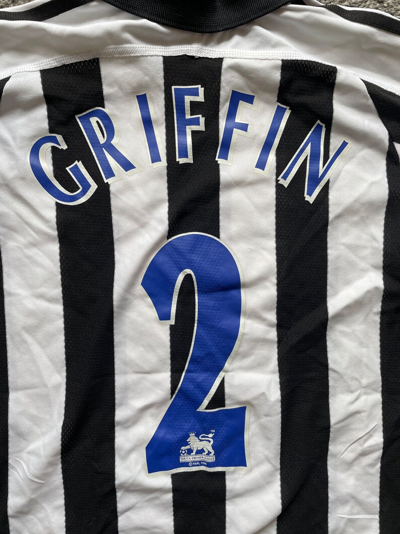 Newcastle Hemmatröja 2003-05 GRIFFIN 2 (rättvis) Vuxna XS / LPojkar 152 på etiketten bild 5