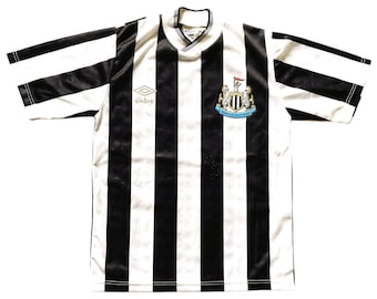 Vintage Umbro Newcastle Home Shirt 1988 -90 (very good) Youths 30-32 fits Adults XS