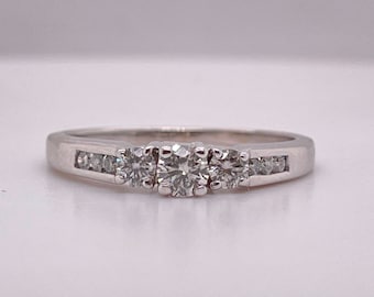 14K White Gold 0.25 ctw Natural Round Diamond Engagement Ring