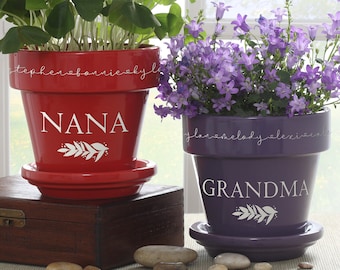 Floral Love For Grandma Personalized Flower Pot, Mother's Day Gifts, Gifts for Her, Personalized Grandma Gifts