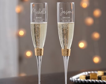 Modern Gold Hammered Engraved Wedding Champagne Flute Set, Personalized Wedding Gifts, Wedding Decor, Gifts for Couples, Mr and Mrs Gifts