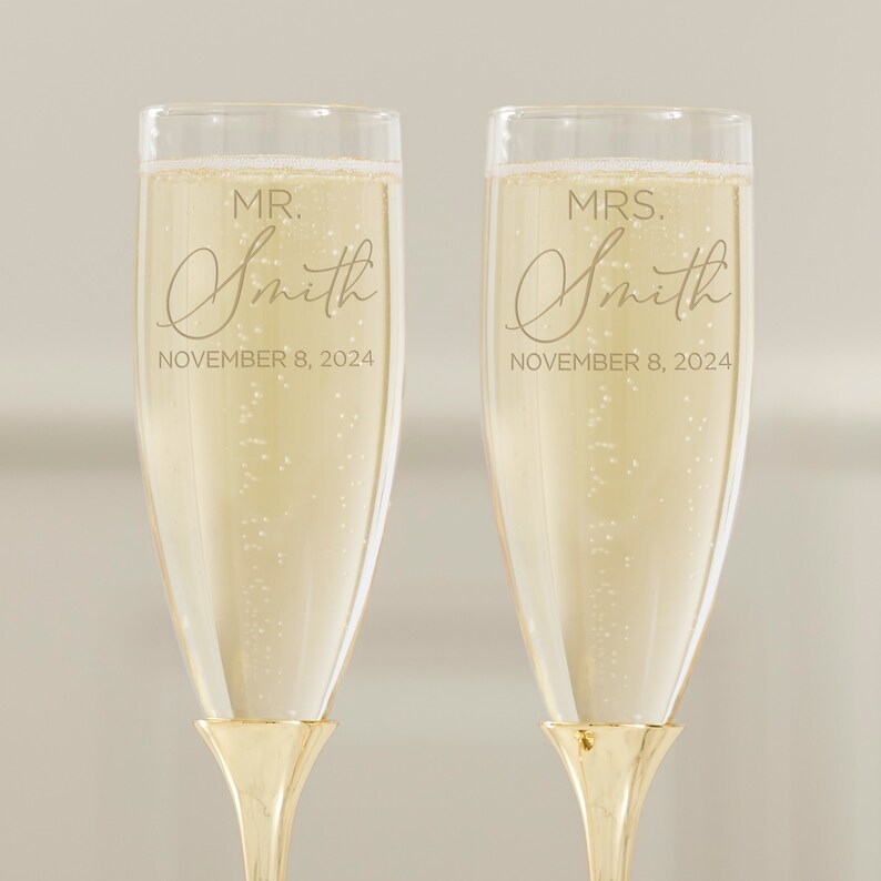Personalized Gold Wedding Flute Set: Elegant Mr & Mrs Champagne Glasses