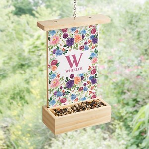 Blooming Blossoms Personalized Bird Feeder - Custom Garden Gift, Floral Feeder for Mom, Grandma, Gardeners - Outdoor Spring Decor