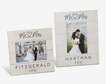 Personalized Mr & Mrs Wedding Picture Frame – Custom Last Name Farmhouse Photo Frame – Rustic Wedding Gift for Couple