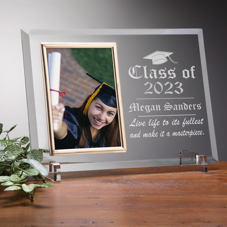 The Graduate Personalized Photo Frame, Gifts for Grads, Graduation Gifts, Grad Gifts, Graduation Frame, Engraved Graduation Frame immagine 1