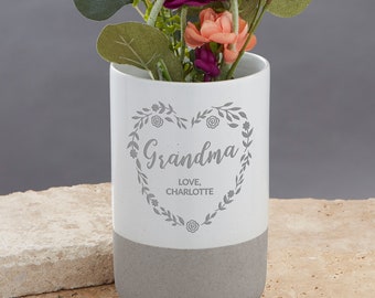 Grandma Wreath Personalized Cement Vase, Custom Flower Vase, Mother's Day Gift, Gift for Grandma, Flower Vase