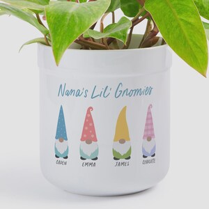 Spring Gnome Personalized Outdoor Flower Pot – Gift for Her – Mother's Day Gift – Gift for Grandma – Flower Pot – Planter – Gnome Decor