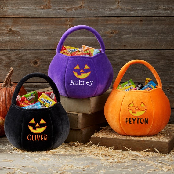 Jack-o'-lantern Embroidered Purple Plush Halloween Treat Bag