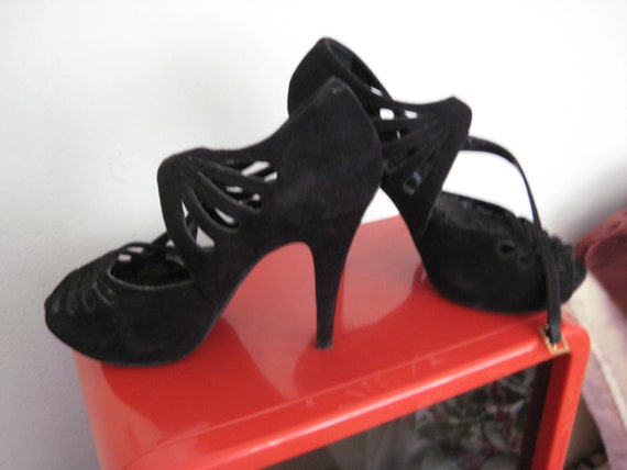 1940's inspired Black Platform Heels - image 4