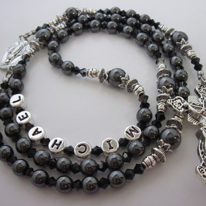 Niño Masculino Hematita Negro Personalizado Nombre Personalizado Rosario, Cuentas del Rosario Católico, Bautismo, Comunión, Confirmación, Ahijado, Regalo de Ahijado