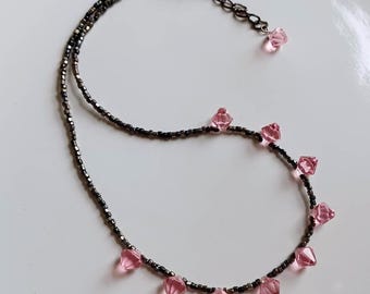 Colar gargantilha de 40 cm com cristais Swarovski rosa, colar com contas antigas em tom grafite, brilhante e festivo, perfeito para casamento na praia, dama de honra ou ocasiões casuais elegantes.