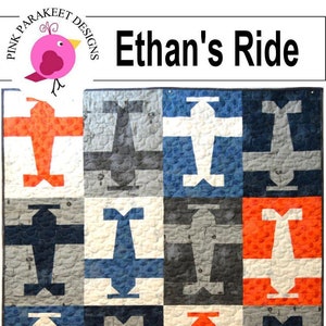 Könnte beinhalten: Ein Quiltmuster namens "Ethan's Ride" mit einem sich wiederholenden Muster von Flugzeugen in Rot, Weiß, Blau und Grau. Der Quilt ist mit "Fat Quarter Friendly" gekennzeichnet.