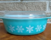 Pyrex Snowflake 1 1 2 Quart Oval Casserole with Lid - Turquoise and White - 045 and 943 - Vintage 1950 39 s 1960 39 s Collectible Kitchenware