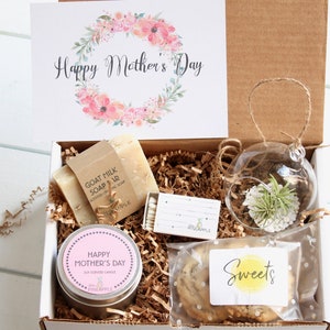 Mother's Day Gift Box -  Mom Gift Box - Gift for Mom - Personalized Gift - Air Plant Gift - Spa Gift Set