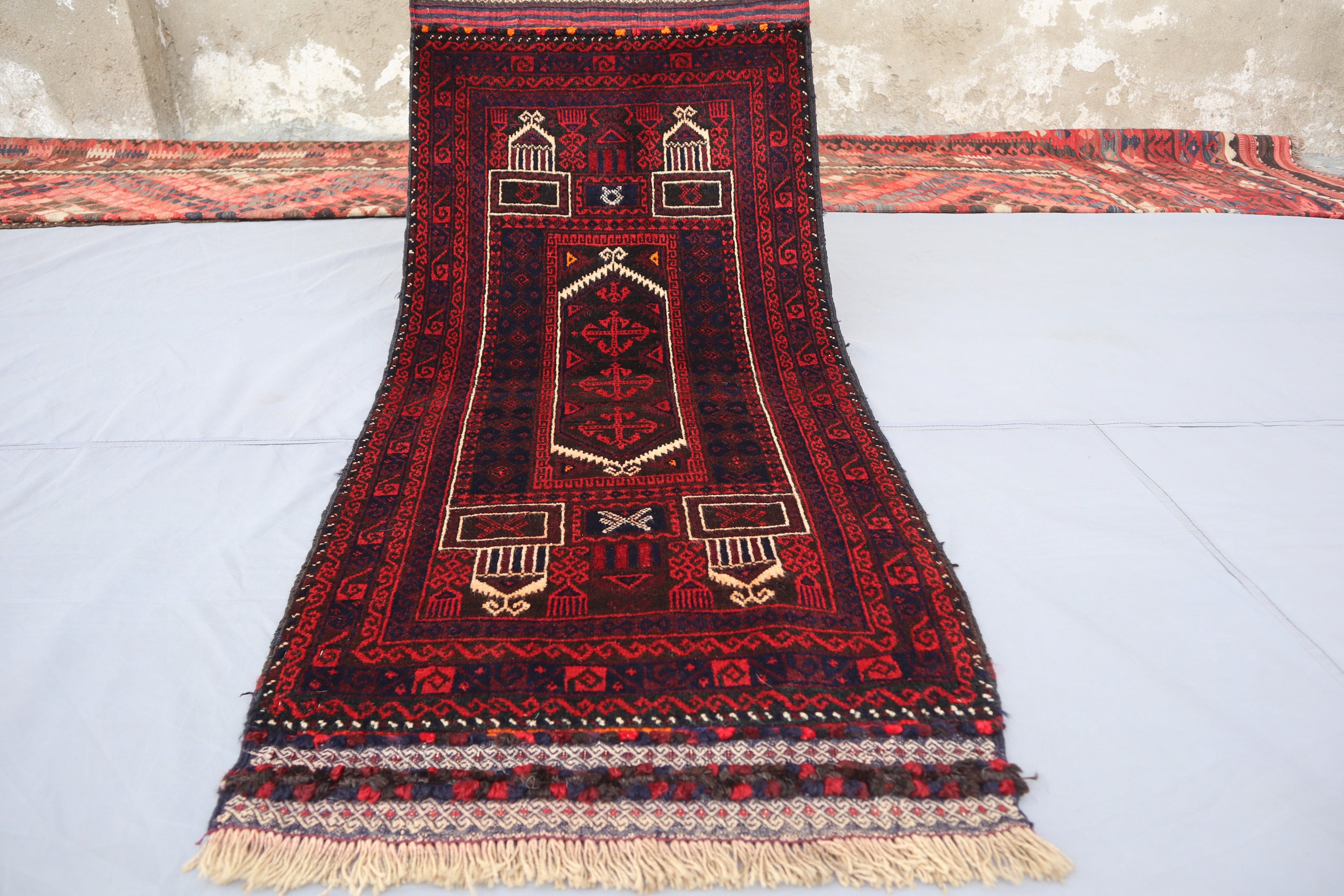 1'10x3'8 フィート ユニークなヴィンテージラグ、アフガニスタンの