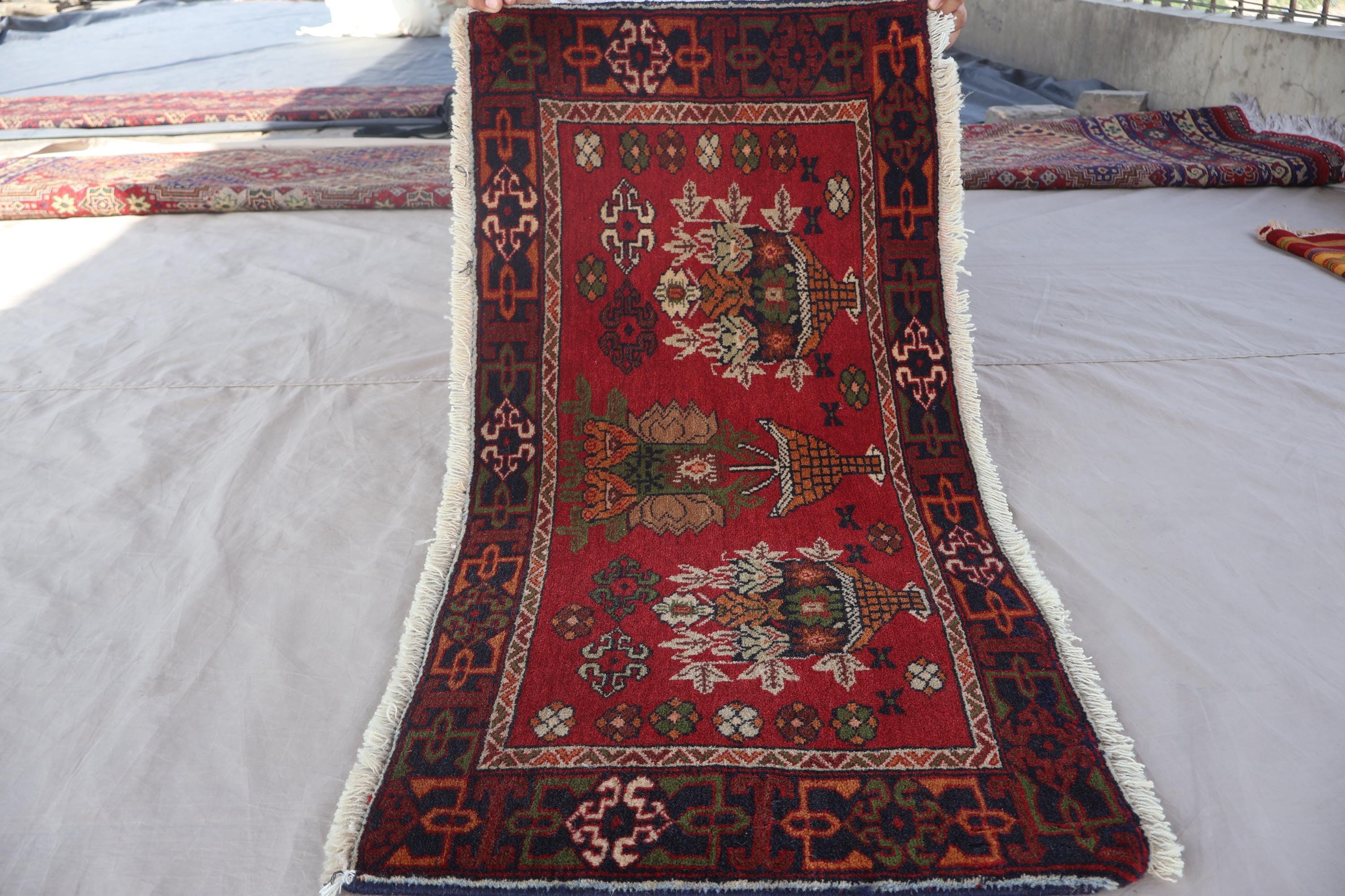 2x3 ヴィンテージラグ 花柄 花瓶 絵画風 レッド アートカーペット