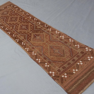 2x8 antik matta från 1940-talet, turkmensk tribal ullmatta, låg lugg rostbrun, sliten, bleknad matta, vintage afghansk orientalisk matta, hallmatta
