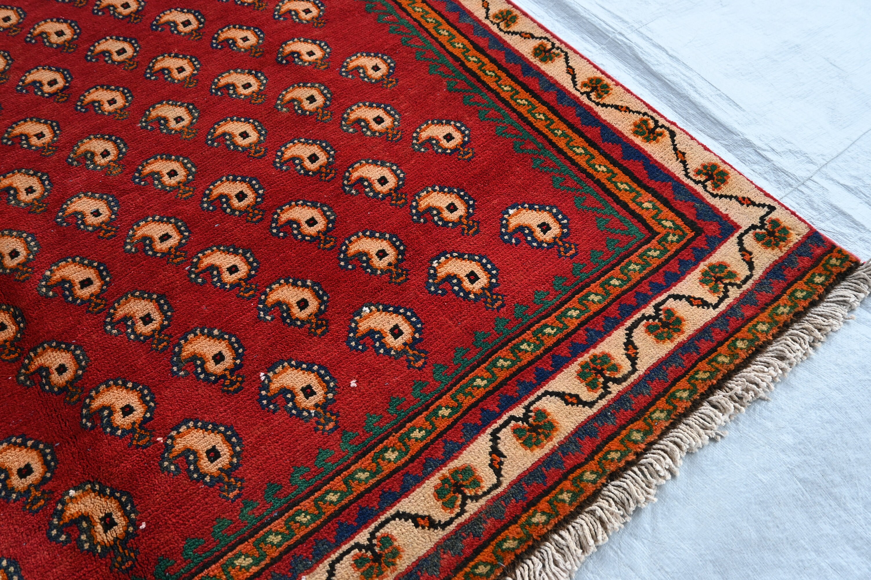 5 x 8 フィートのアフガニスタン アンティーク ラグ、レッド