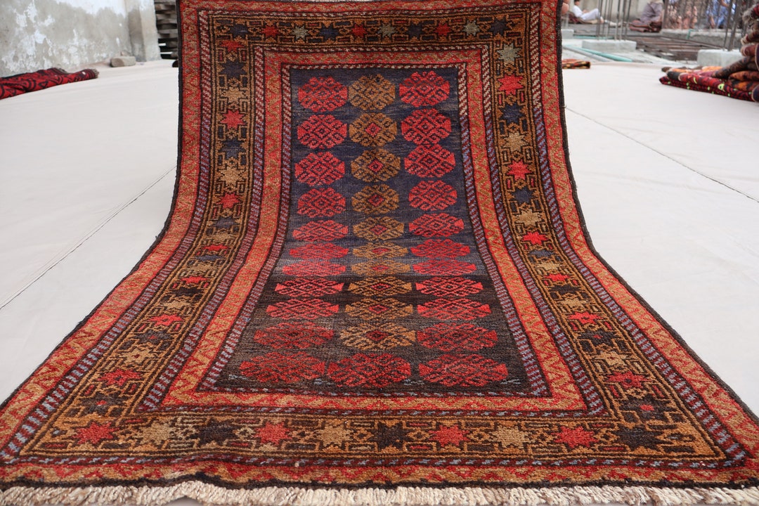 2'9x4'2 フィートのアンティーク バルーチ ラグ、トルクメン