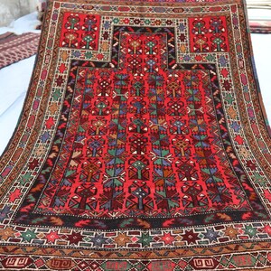 Antiker Gebetsteppich, 1,5 x 1,2 m Hochflor Vintage Teppich, Handgefertigter Wollteppich, Turkmenischer Stammesteppich, Orientalischer Belutschischer Teppich, Afghanischer Gebetsteppich