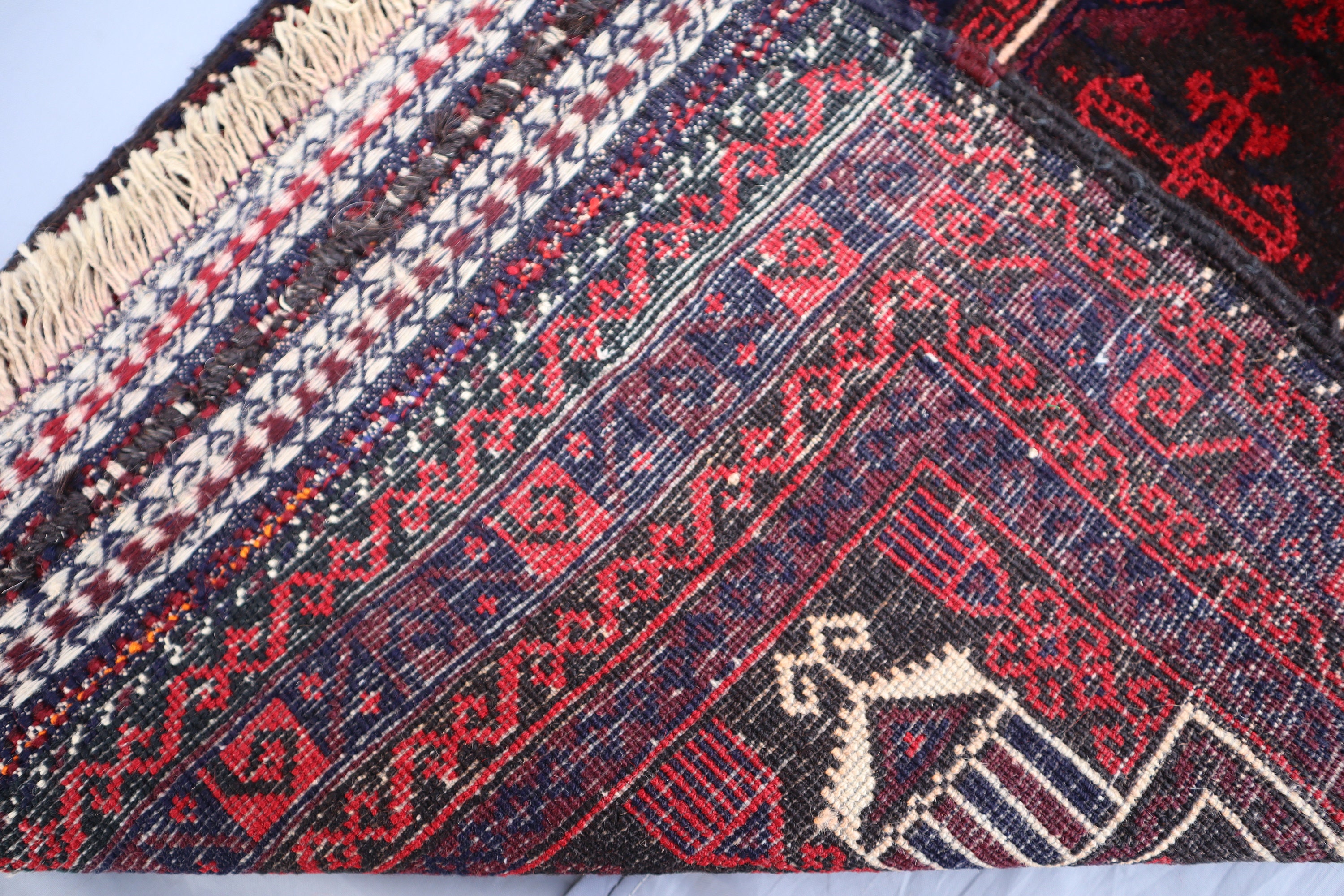 1'10x3'8 フィート ユニークなヴィンテージラグ、アフガニスタンの