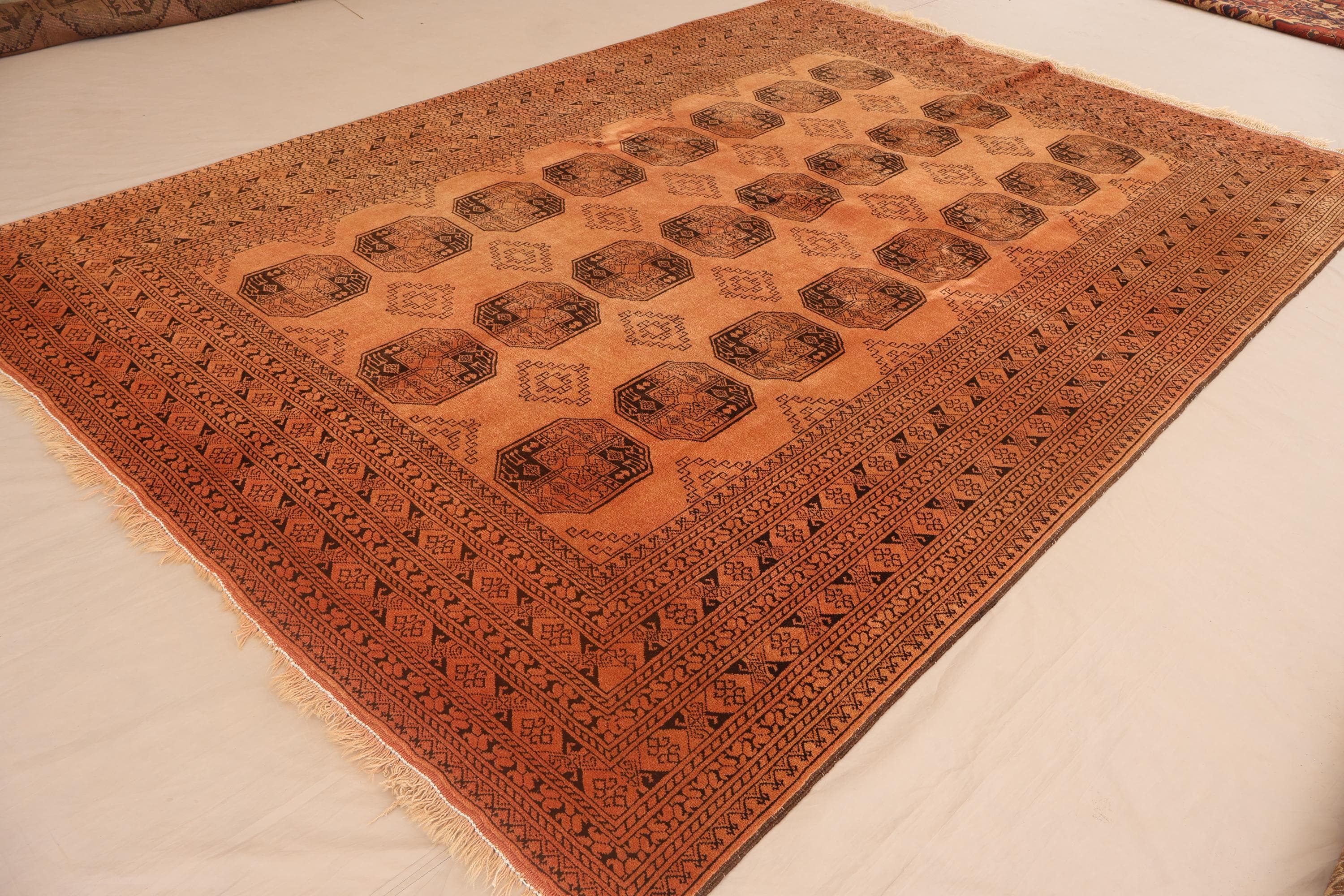 雰囲気のあるアンティークラグ 1900年代のアンティークな色褪せたラグ 7x10 大型エリアラグ