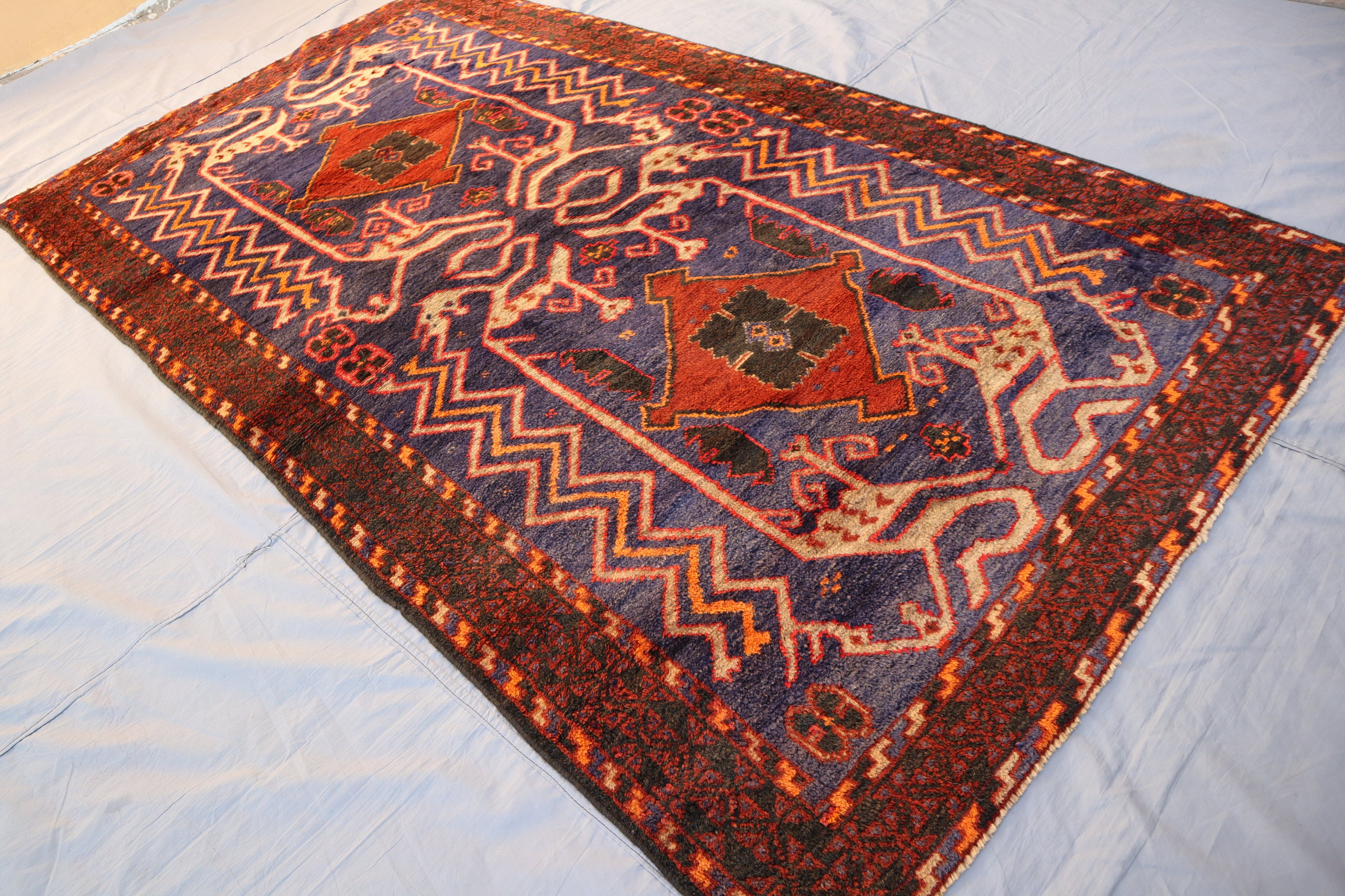 4x7'4 フィート ヴィンテージ ネイビー ブルー レッド バルーチ ラグ