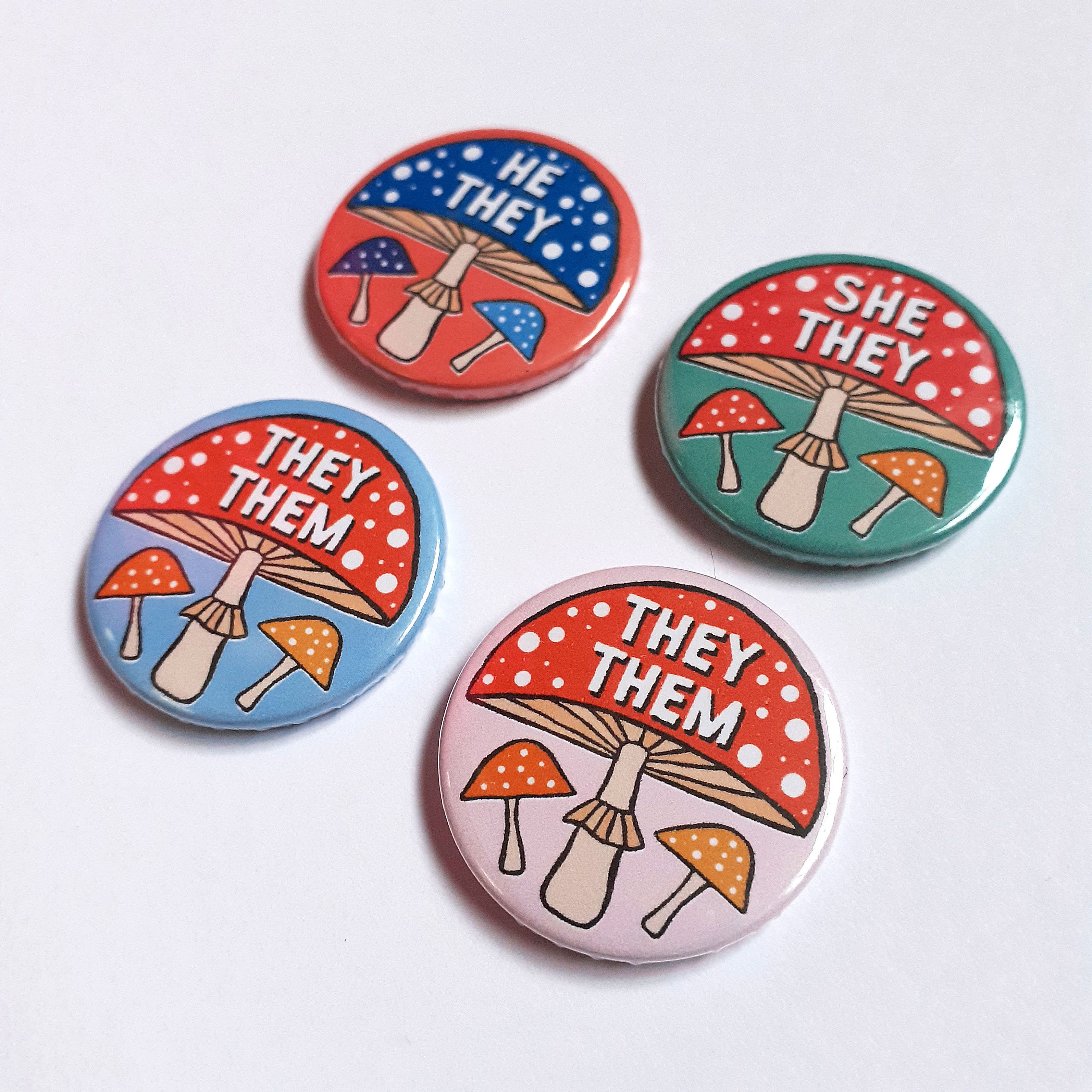 Regenbogenfarbe Pronomen Gender Pronomen Buttons Anstecker LGBT Pronoun SHE/THEY Pin Button Badge LGBTQ+ SHE THEY Buttons Anstecker 