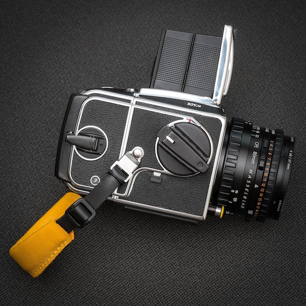 Handstrap for Hasselblad, Bronica ETRs Mamiya 645 Pentax 645 and other cameras - Full leather